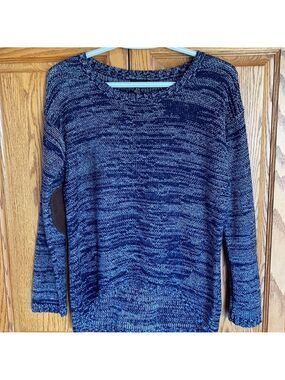 Love & Liberty sweater size M🥰